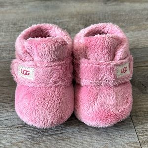 SOLD Baby fuzzy grip slippers